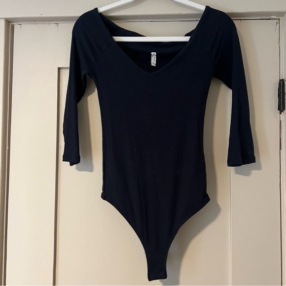 Free People Ribbed Bardot V-Neck Bodysuit in Black Size Small - Picture 9 of 11